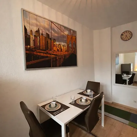 Modern With 3 Beds & Smart Tv * Essen