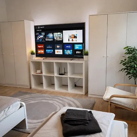 Lejlighed Modern With 3 Beds & Smart Tv *