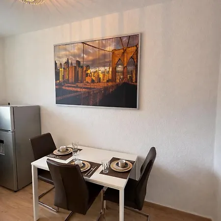 Modern With 3 Beds & Smart Tv Appartement