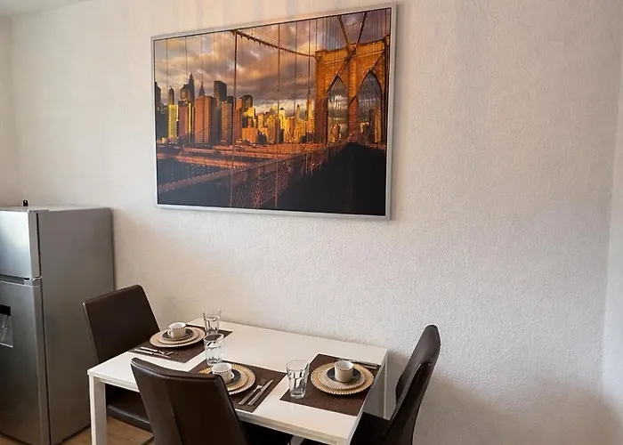 Modern With 3 Beds & Smart Tv Lejlighed
